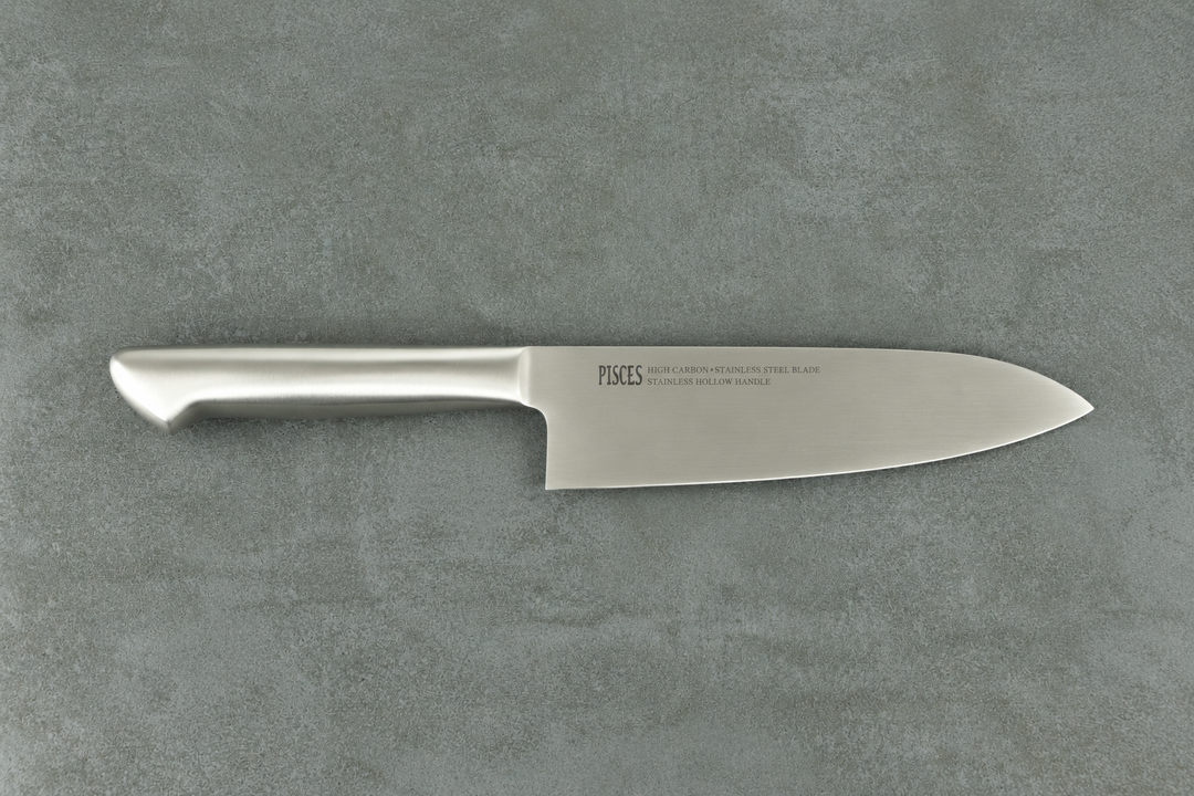 Japanisches Santokumesser mit westlichem Edelstahlgriff
