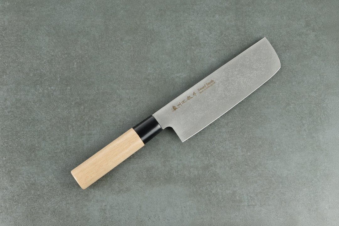 Nakiri Messer mit japanischem Kanji auf der Klinge