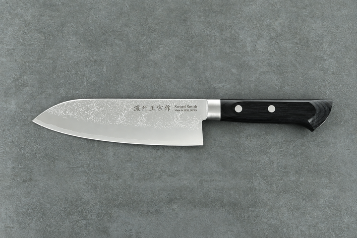 Santokumesser 17 cm – Japanischer Klingenstahl | Schwarzer Holzgriff