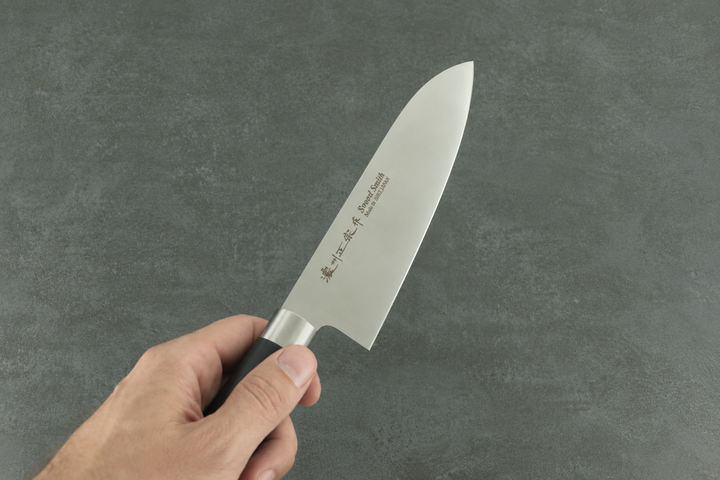 Japanisches Santoku-Messer 17 cm mit schwarzem Griff