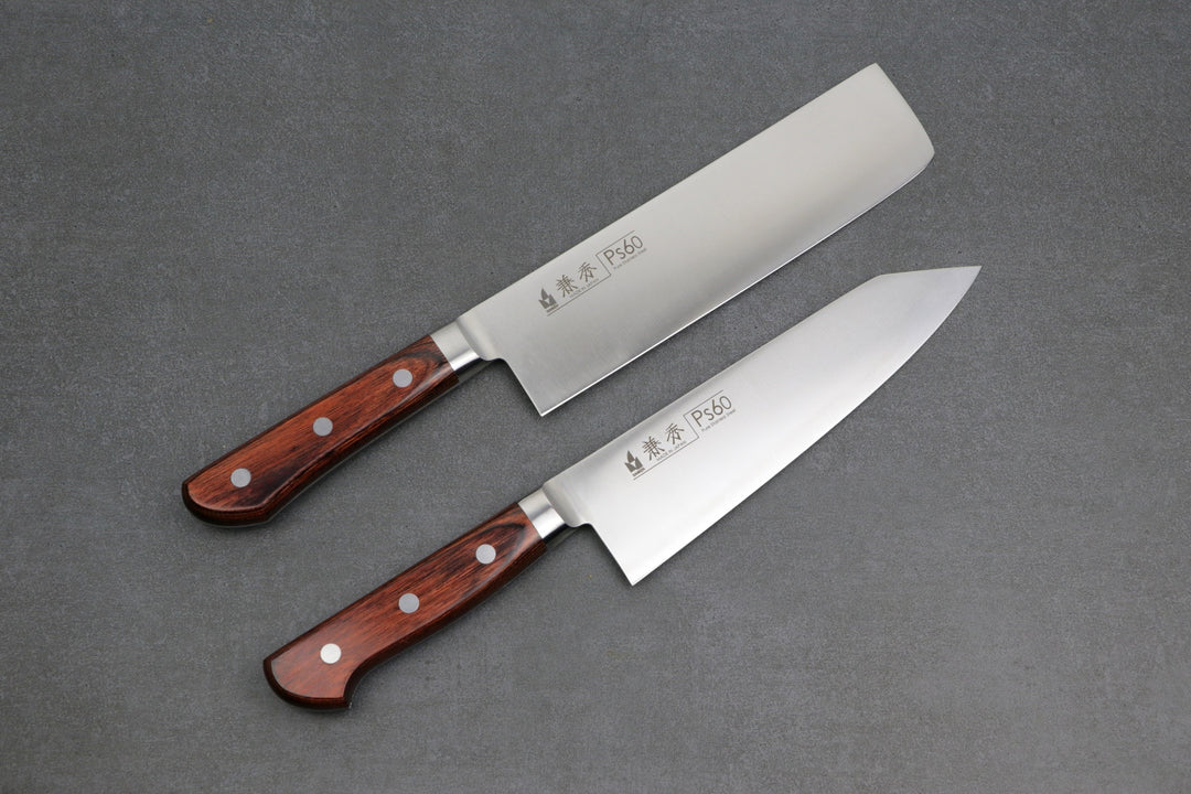 Messerset japanisch bestehend aus Bunka und Nakiri Messer. Mit Holzgriff und polierter Klinge.